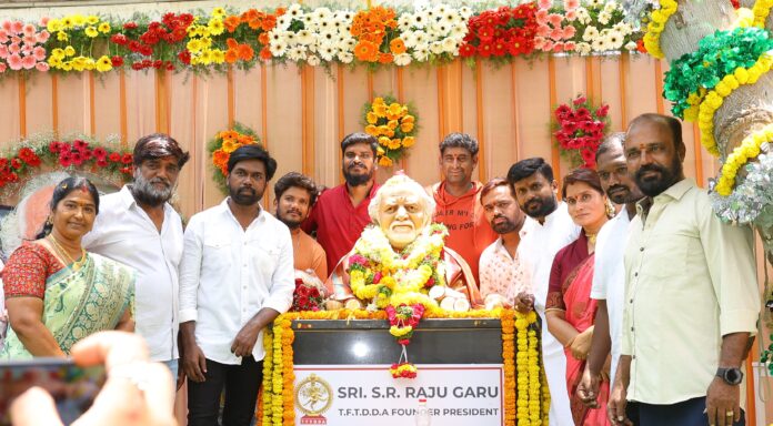 Grand unveiling ceremony of Mukkuraj Master's statue