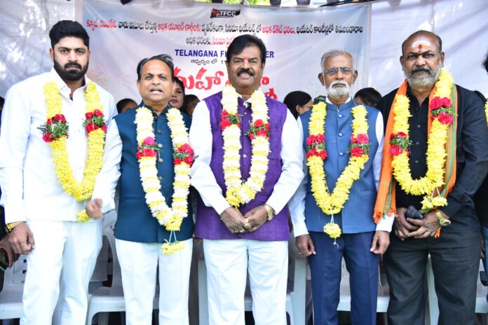 Mass Protest Against the Exploitation by Digital Content Providers