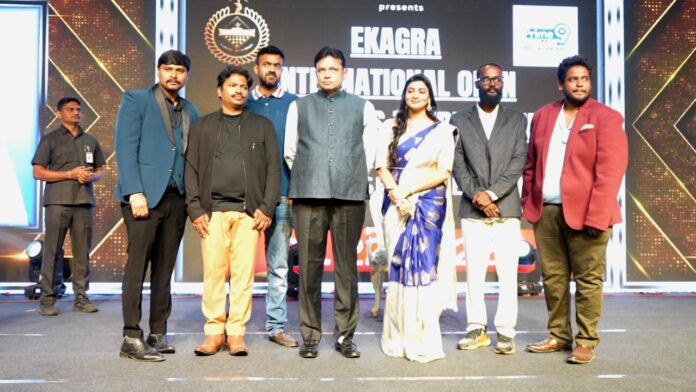 The concentrated International Open Rapid Chess Tournament begins at Hitex