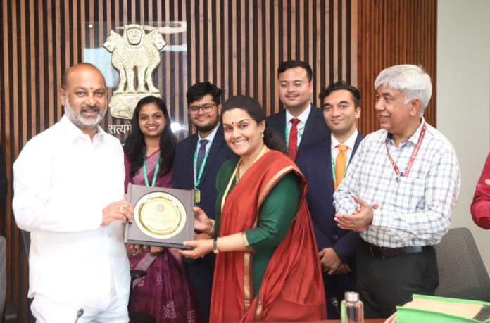 IIS are the guardians of national unity.