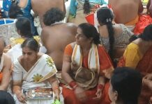 అక్షయ తృతీయ సందర్భంగా శ్రీచక్ర పీఠంలో విశేష పూజలు,సేవలు చేసిన శ్రీమతి భవాని Mrs. Bhavani performed special pujas and services at Sri Chakra Peetham on the occasion of Akshaya Tritiya.