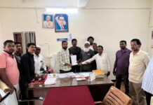 కొట్ర గ్రామంలో భూ కబ్జాపై తహసిల్దార్ కు ముస్లింల ఫిర్యాదు Muslims lodge complaint with Tahsildar regarding land encroachment in Kotra village.